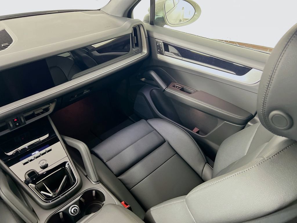 New 2026 Porsche Cayenne image 26