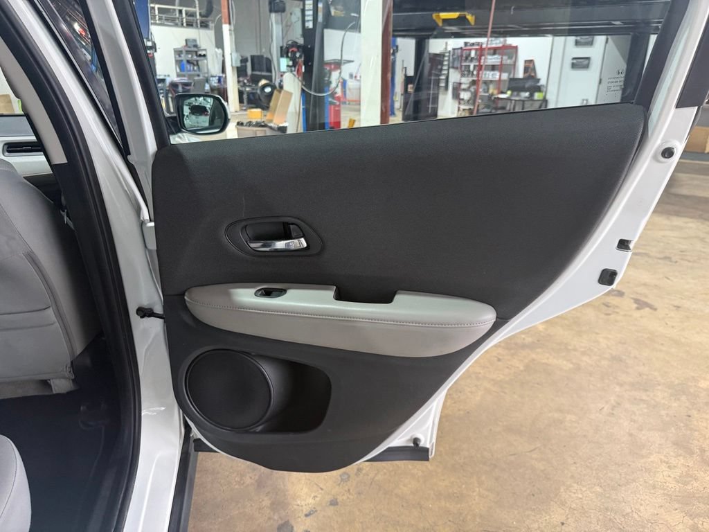 Used 2020 Honda HR-V LX image 34