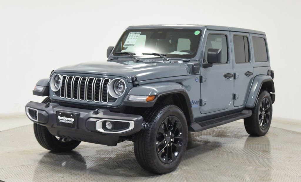 Used 2025 Jeep Wrangler Unlimited Sahara image 3