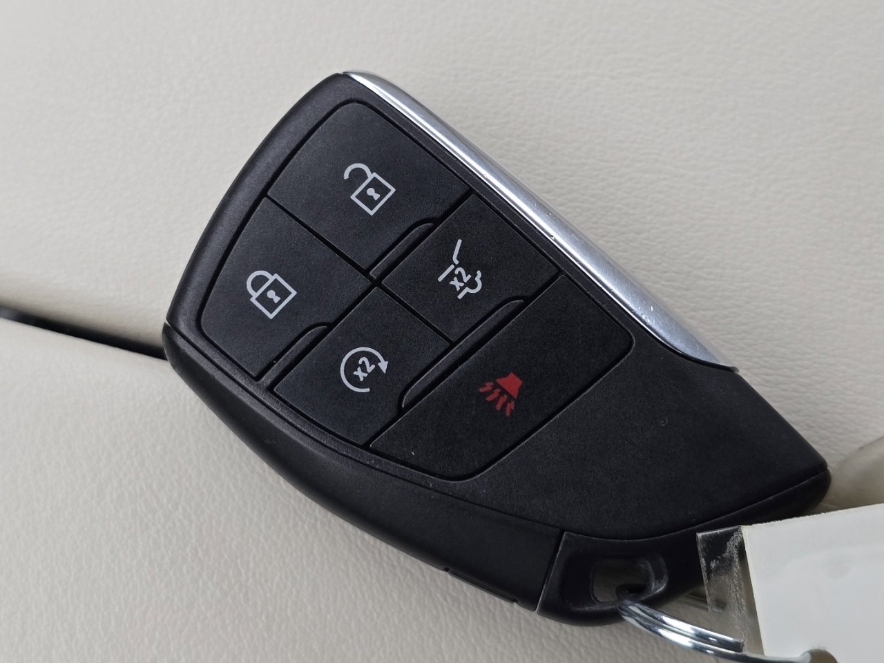 Used 2023 Buick Envision Essence image 32