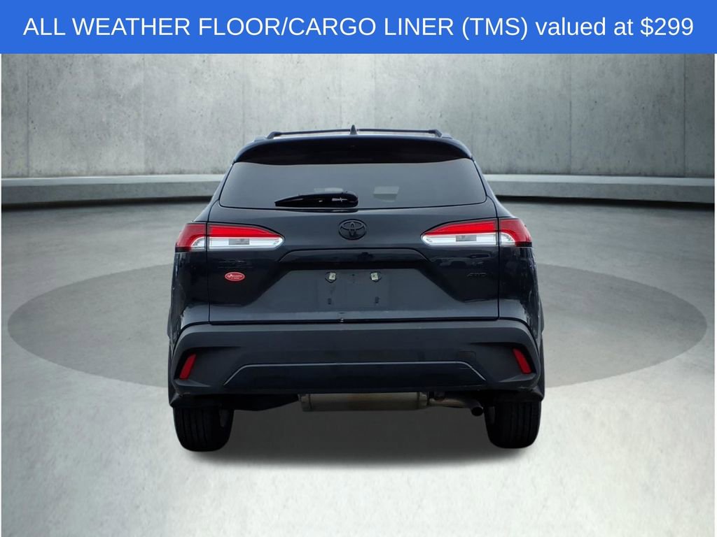 Used 2025 Toyota Corolla Cross LE w/ Moonroof Package image 7