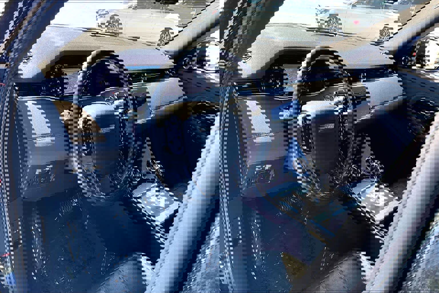 Used 2020 Land Rover Range Rover Evoque SE image 18