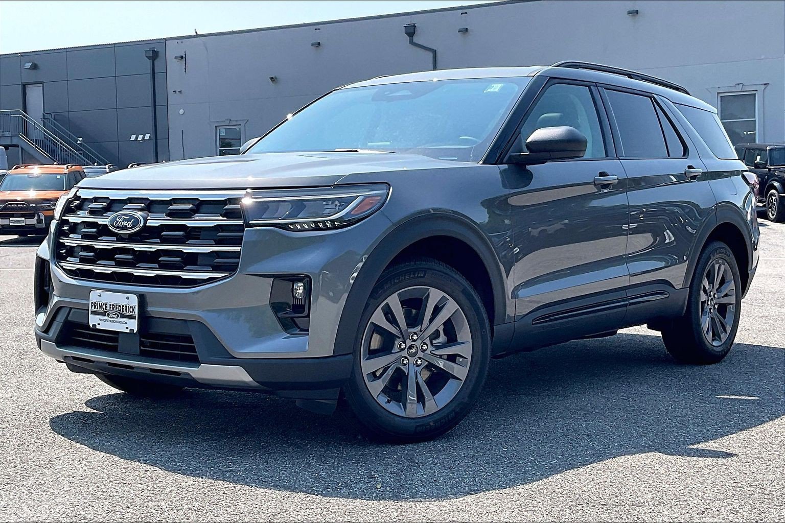 New 2026 Ford Explorer Active w/ Active Comfort Package AWD/4WD image 2