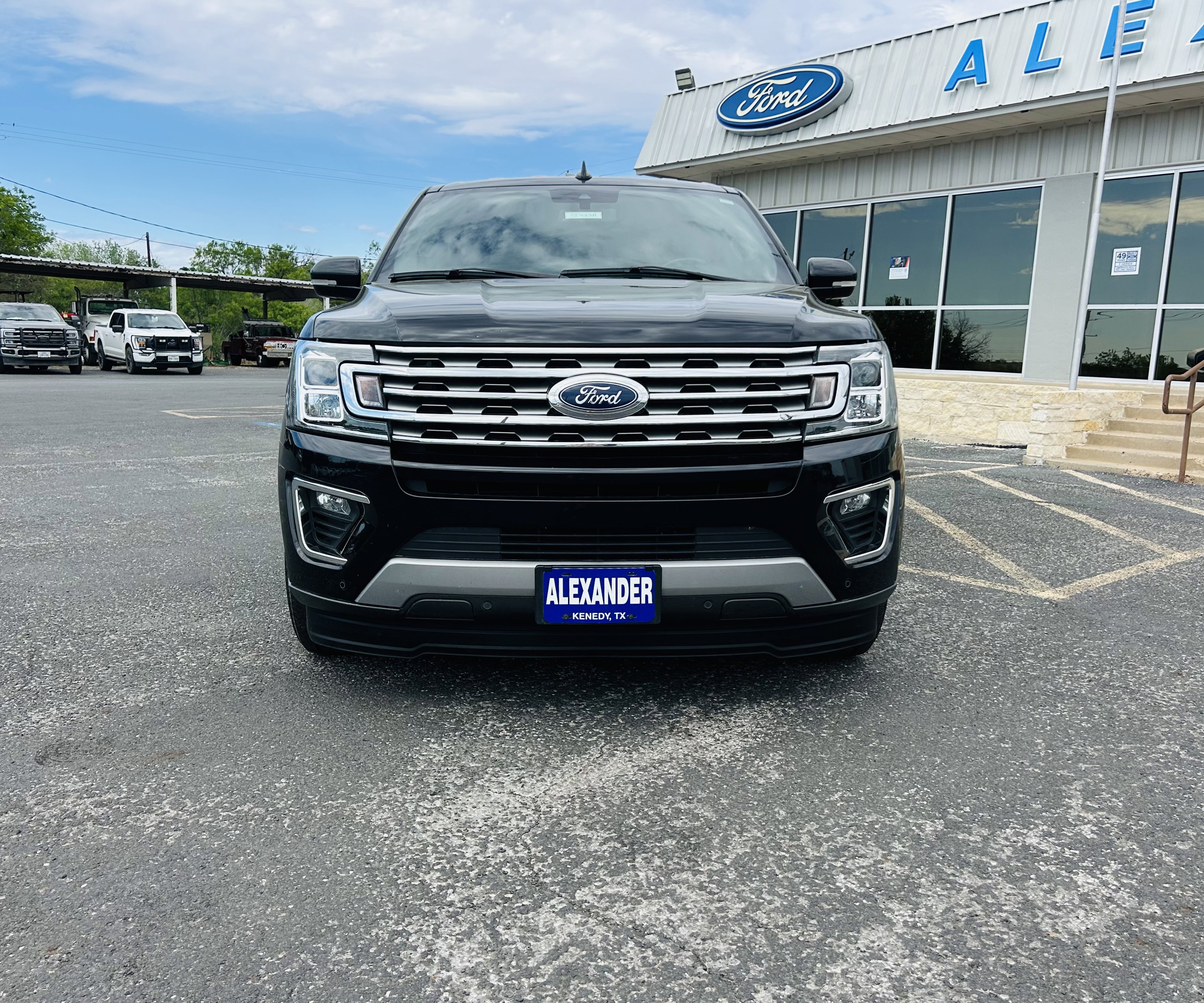 Used 2021 Ford Expedition Limited image 3