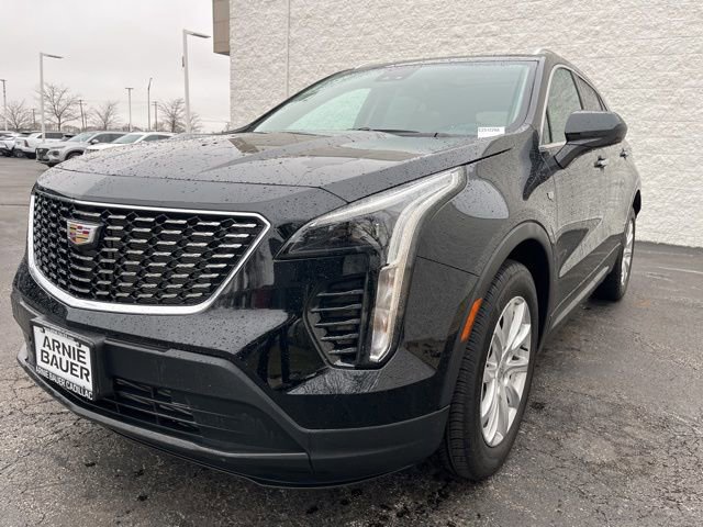 Used 2023 Cadillac XT4 Luxury w/ Cold Weather Package image 3