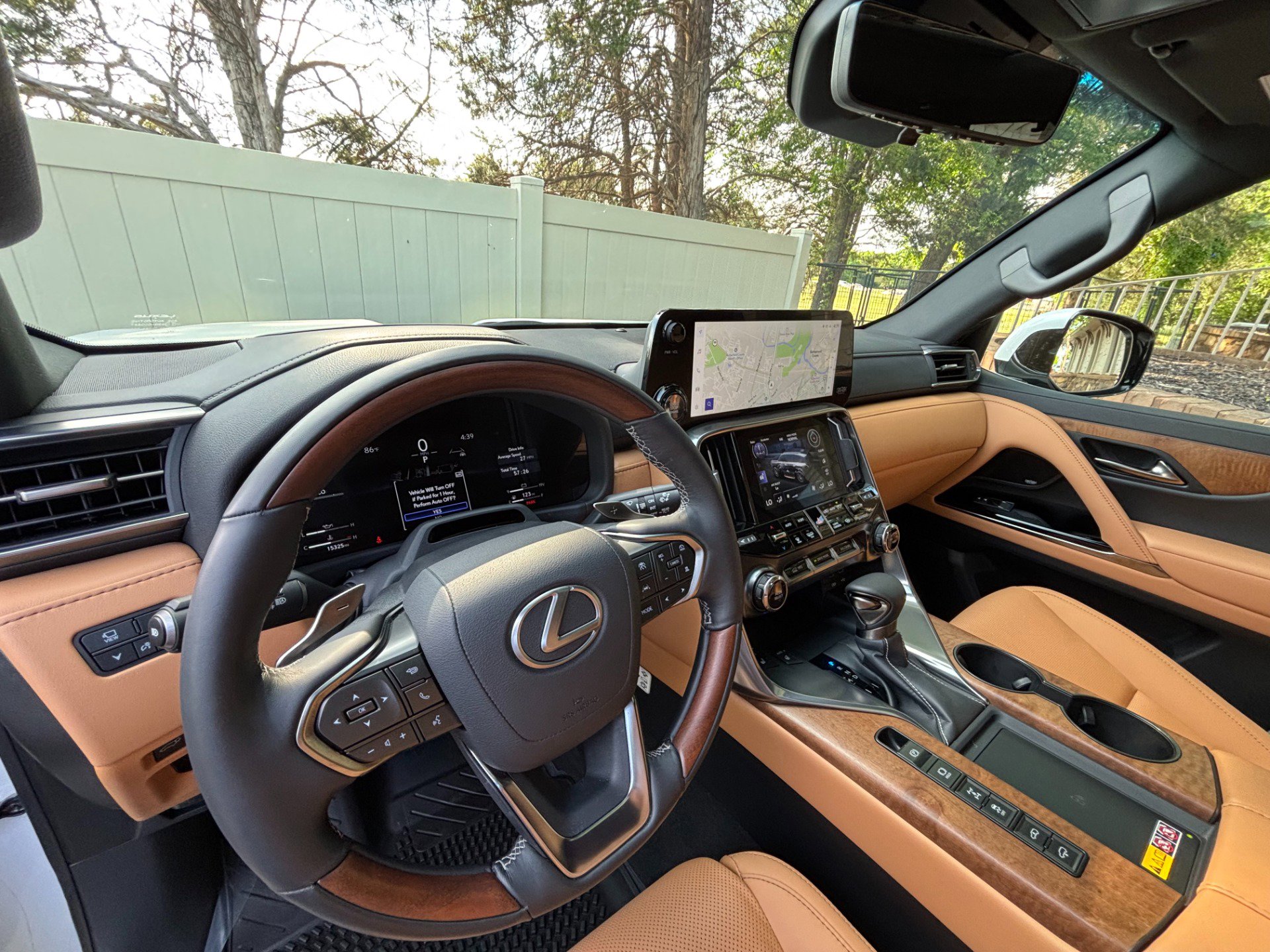 Used 2025 Lexus LX 600 4WD w/ Accessory Package (2T) image 10