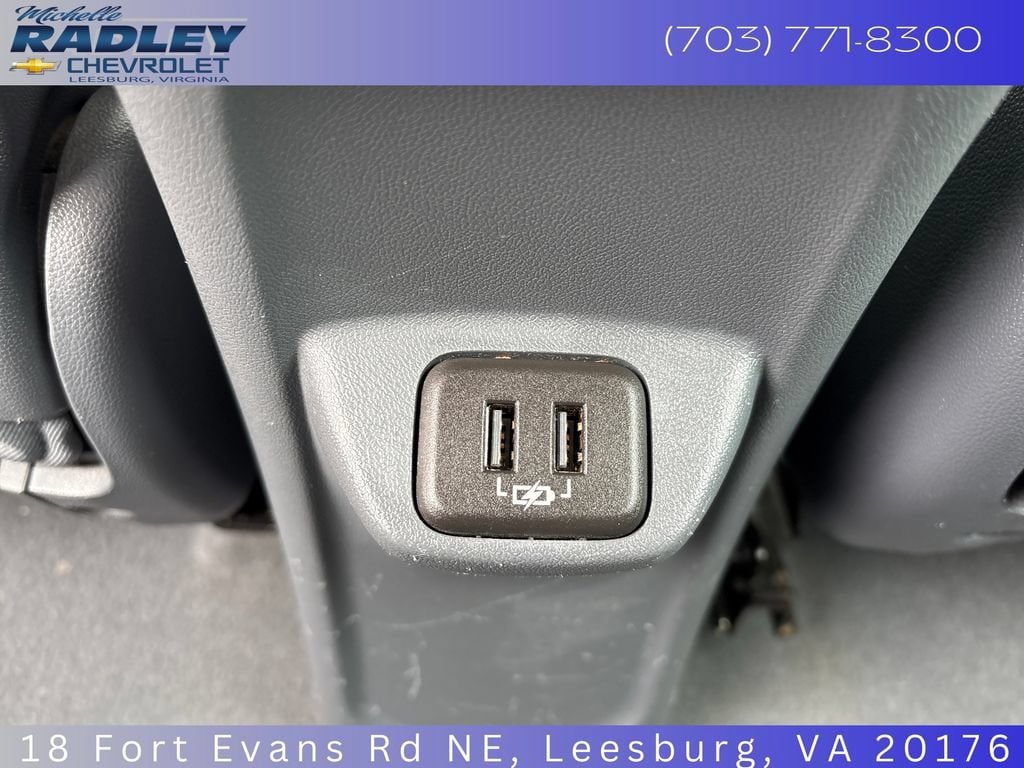 Used 2019 Chevrolet Bolt Premier w/ Infotainment Package FWD image 24