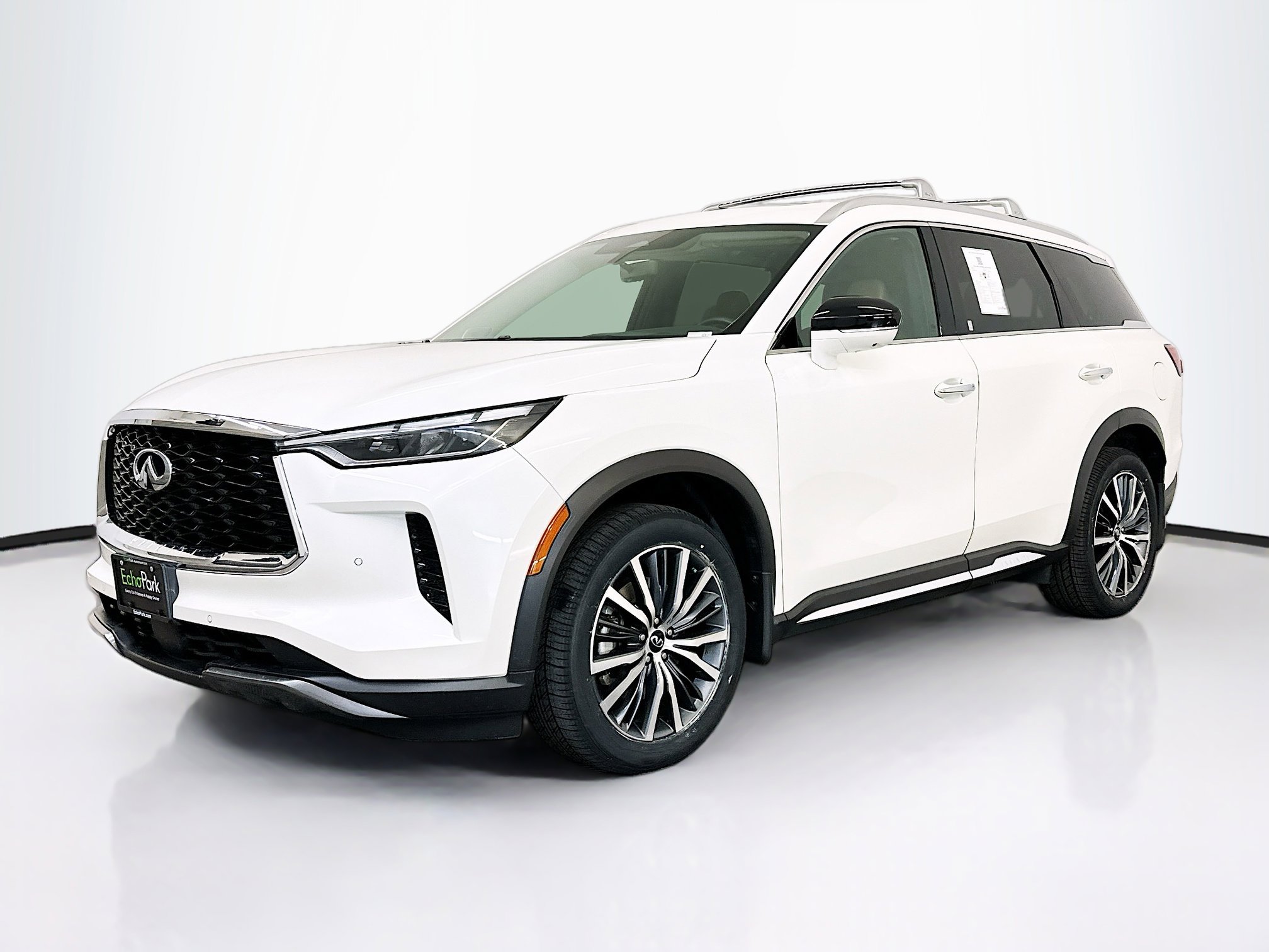 Used 2023 INFINITI QX60 Sensory w/ Vision Package image 3