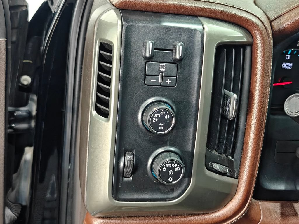 Used 2016 Chevrolet Silverado 1500 High Country w/ High Country Premium Package AWD/4WD image 9