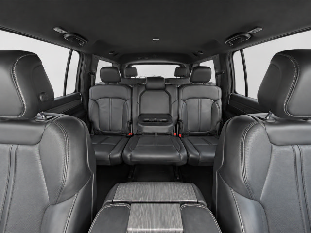 Used 2024 Jeep Wagoneer L Series II RWD image 5