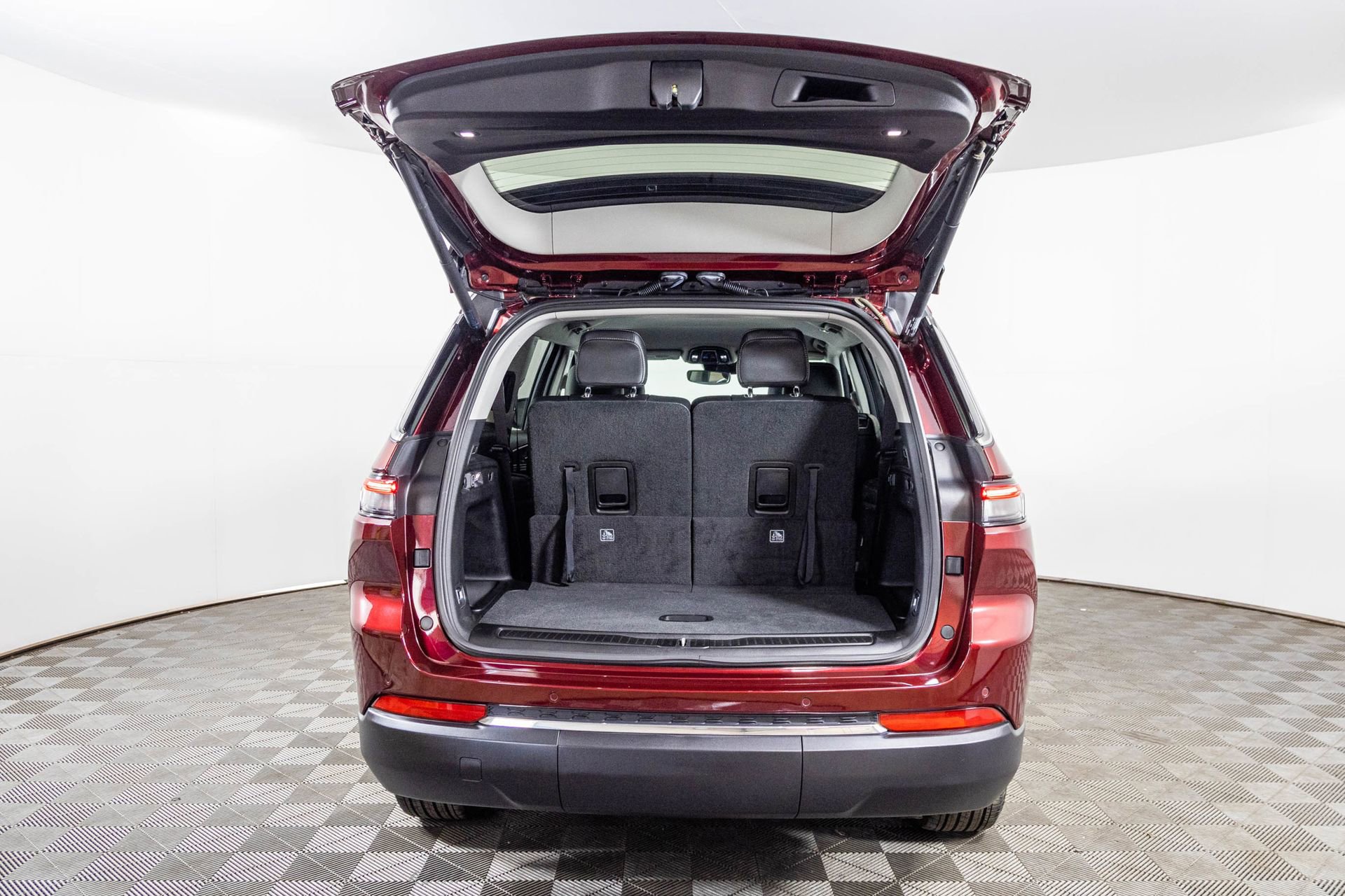 Used 2023 Jeep Grand Cherokee L Limited image 35