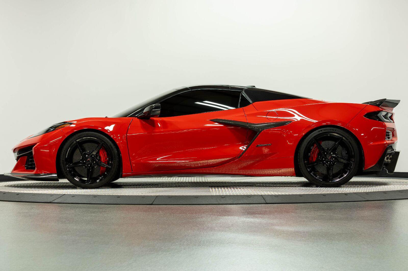Used 2024 Chevrolet Corvette E-Ray AWD/4WD image 8