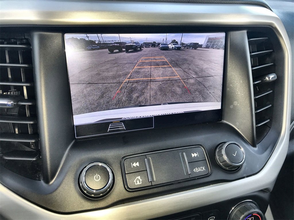 Used 2023 GMC Acadia SLE w/ Driver Convenience Package image 17