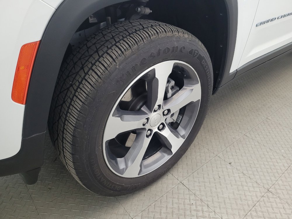 Used 2023 Jeep Grand Cherokee 4WD 4xe image 31