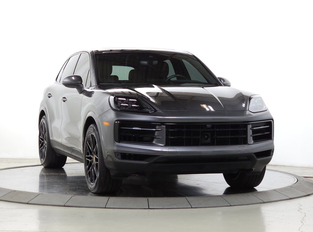 Used 2024 Porsche Cayenne AWD/4WD image 1