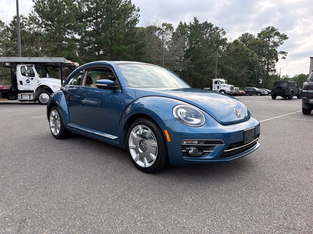 Used 2019 Volkswagen Beetle 2.0T SE w/ SE Premium Package FWD image 4