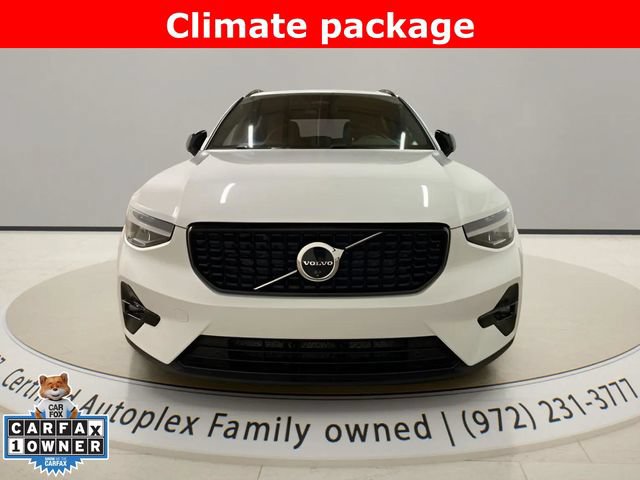 Used 2025 Volvo XC40 B5 Plus AWD/4WD image 1