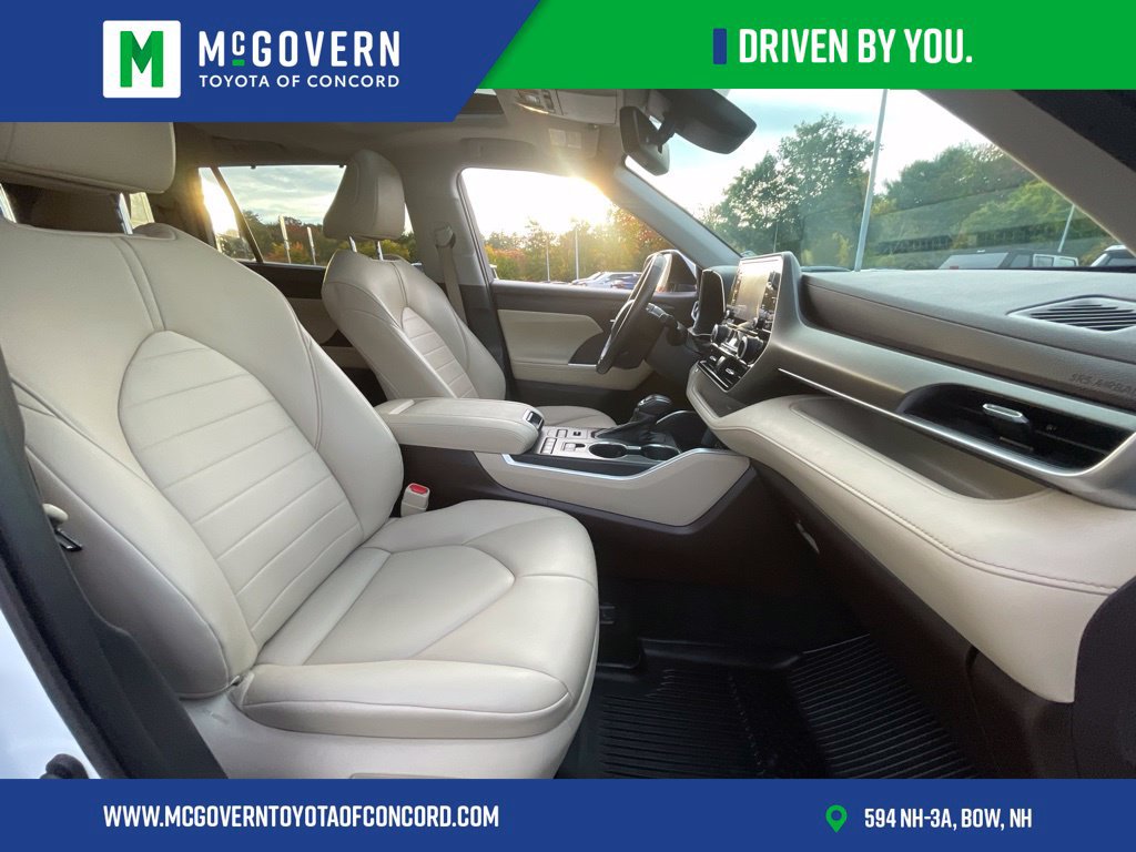 Used 2021 Toyota Highlander XLE AWD/4WD image 27