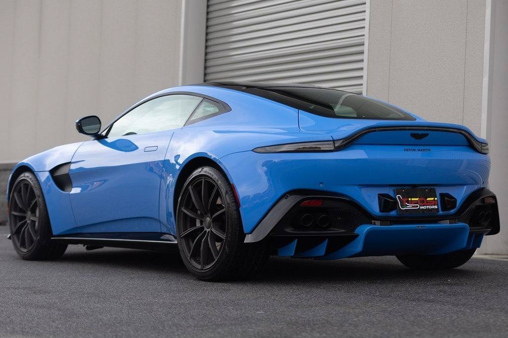 Used 2021 Aston Martin V8 Vantage Coupe RWD image 27