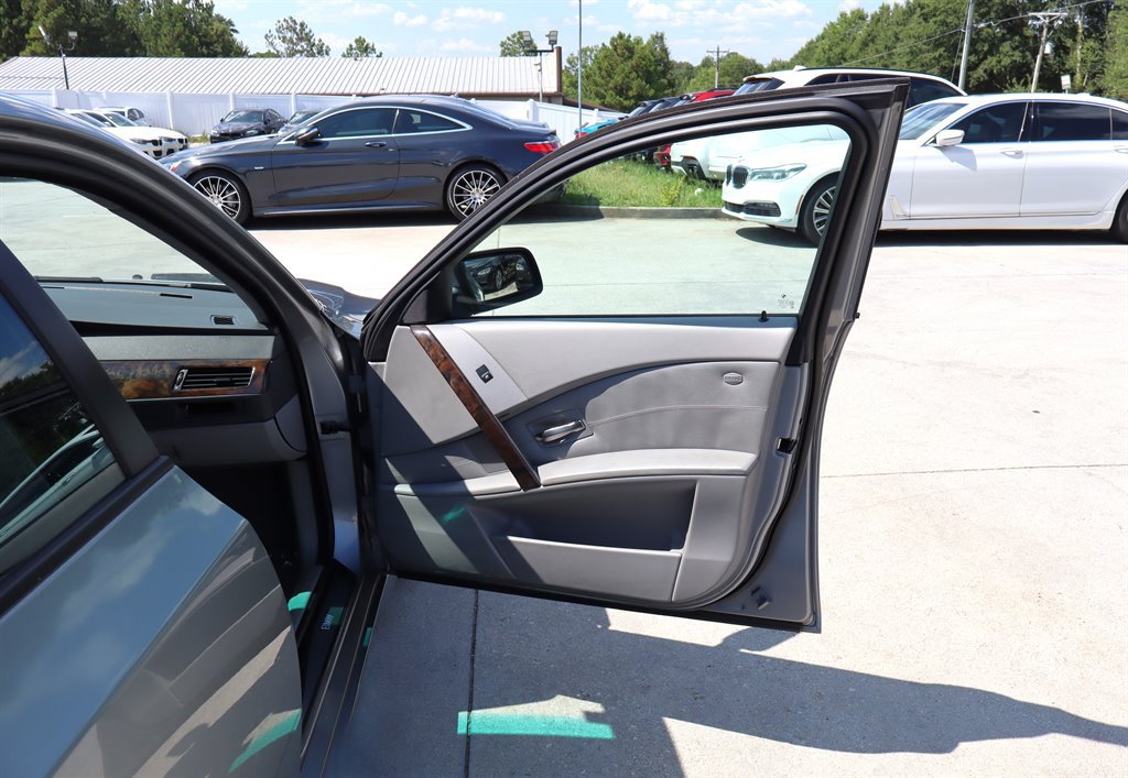 Used 2004 BMW 530i Sedan RWD image 31