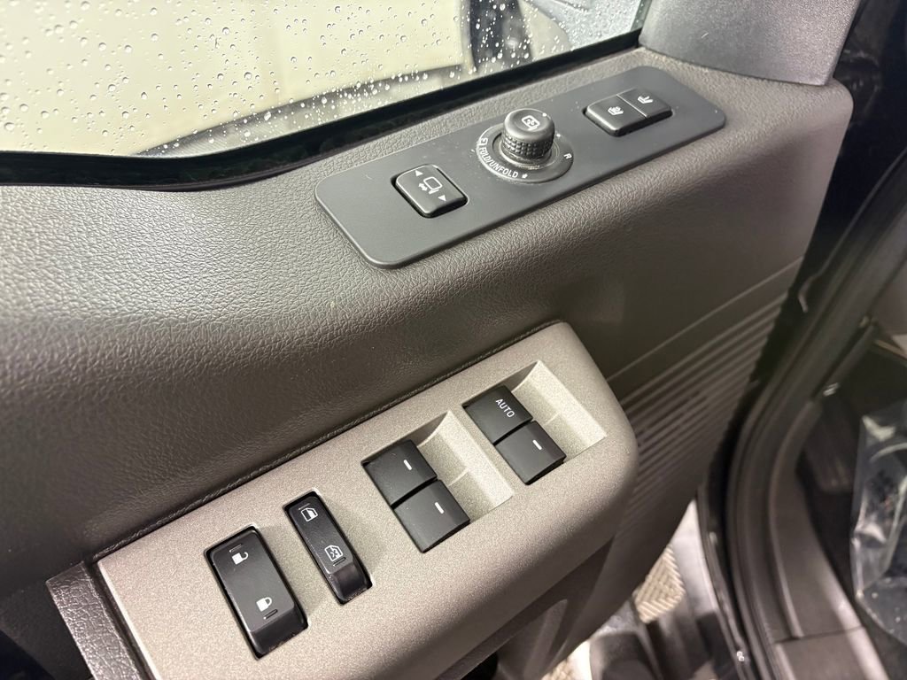 Used 2012 Ford F250 Lariat w/ Lariat Ultimate Pkg AWD/4WD image 12