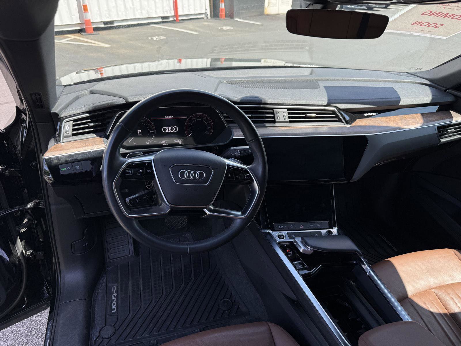 Used 2022 Audi e-tron Premium AWD/4WD image 16