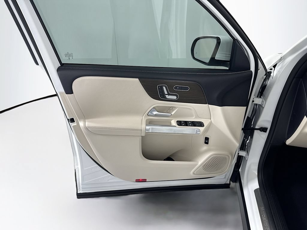 Certified 2025 Mercedes-Benz GLB 250 image 24