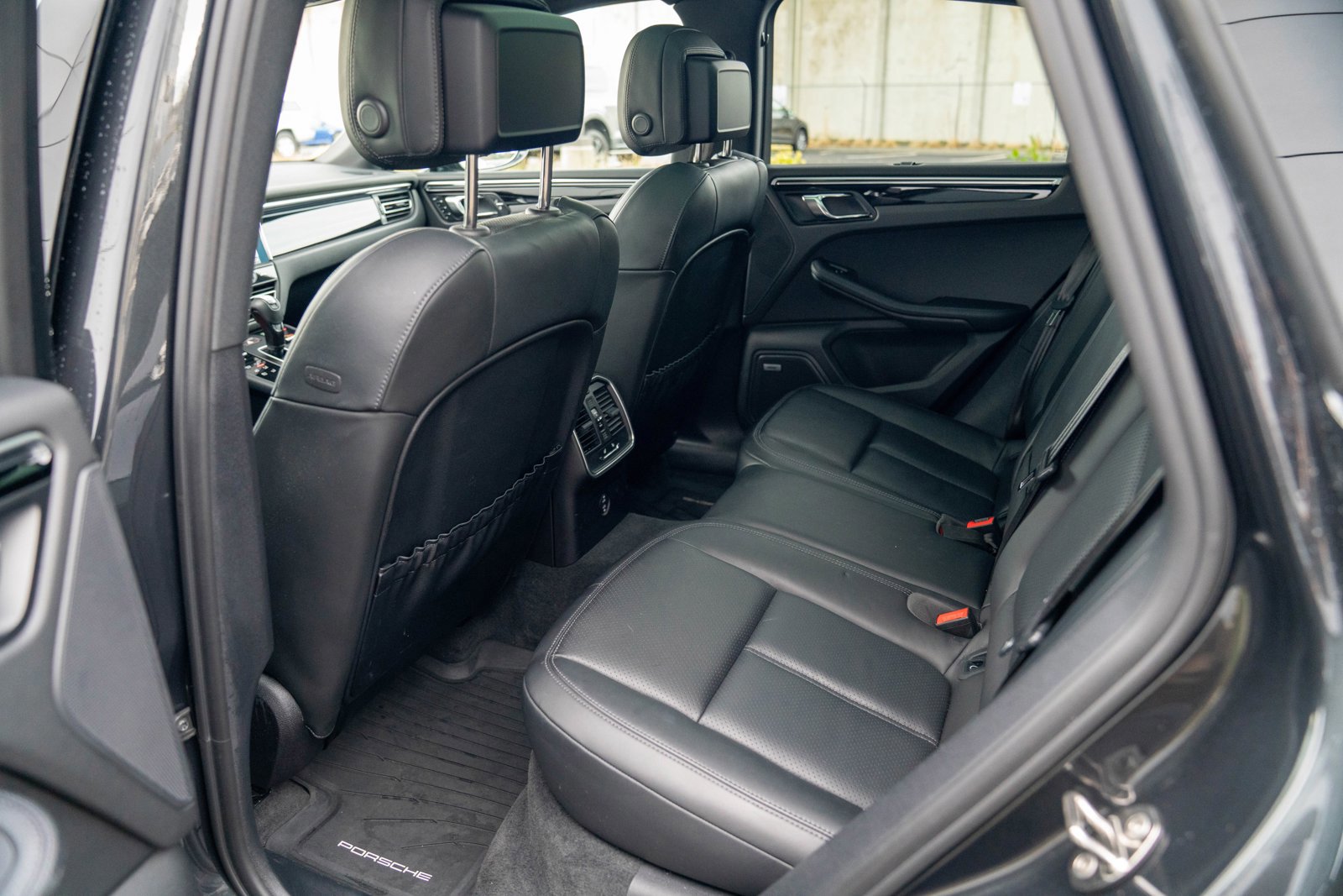 Used 2022 Porsche Macan S image 22