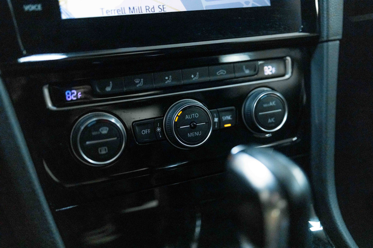 Used 2018 Volkswagen Golf R DCS and Navigation 7A image 67