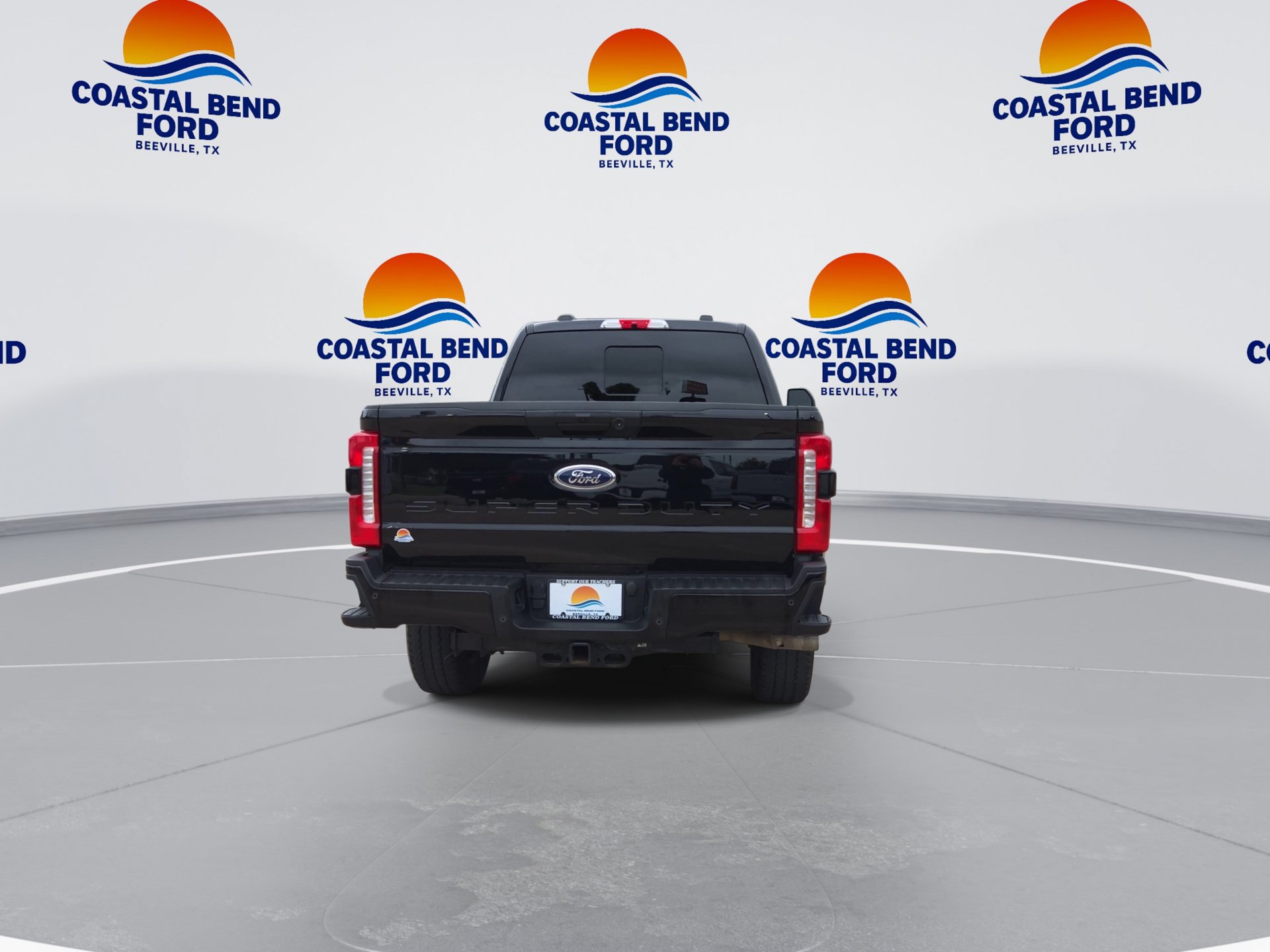 Used 2025 Ford F250 XL w/ STX Appearance Package AWD/4WD image 7