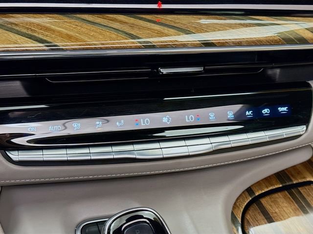 Used 2022 Cadillac Escalade ESV Sport Platinum w/ Heavy-Duty Trailer Package AWD/4WD image 19