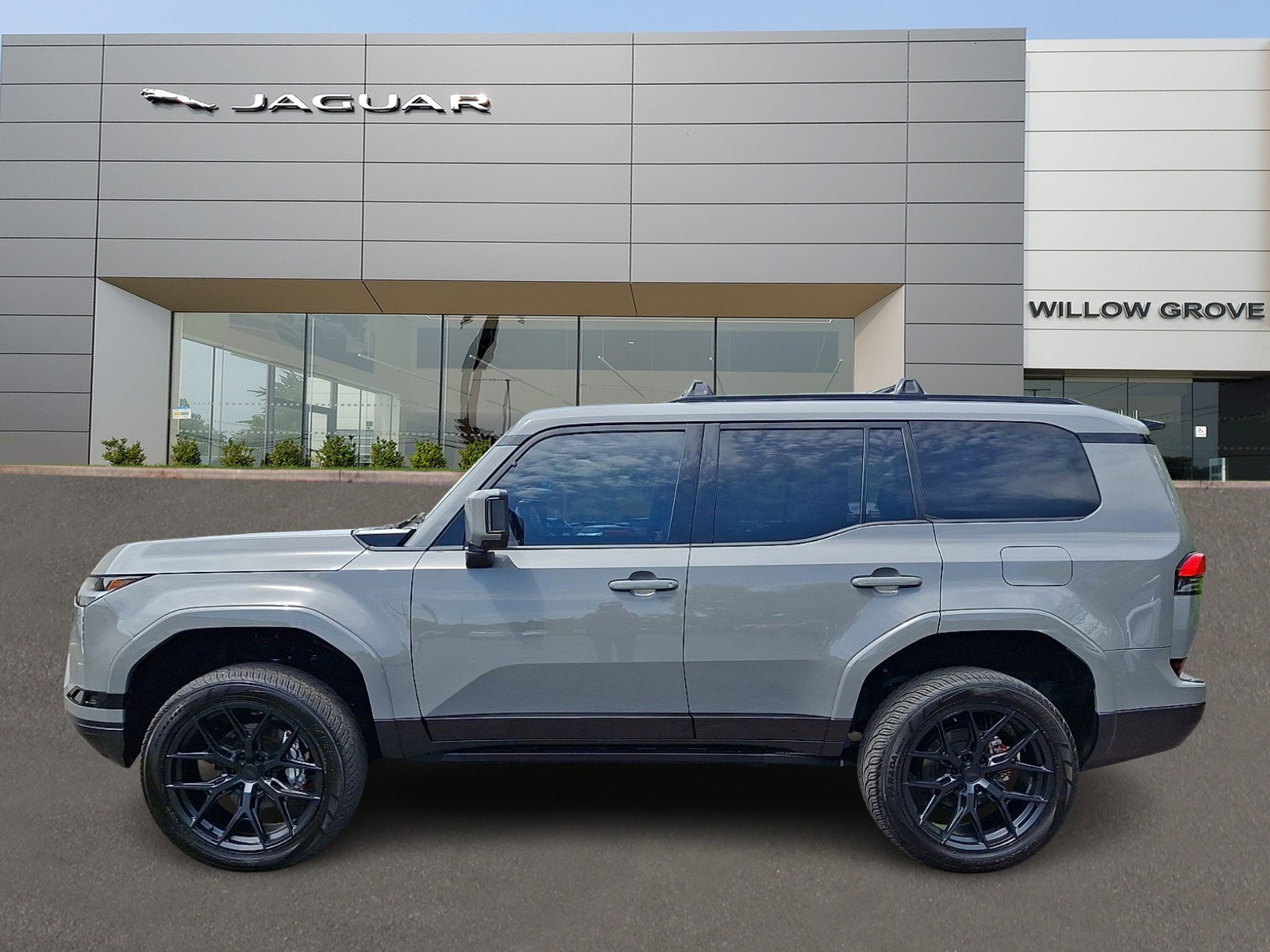 Used 2025 Lexus GX 550 w/ Accessory Package (2T) AWD/4WD image 6