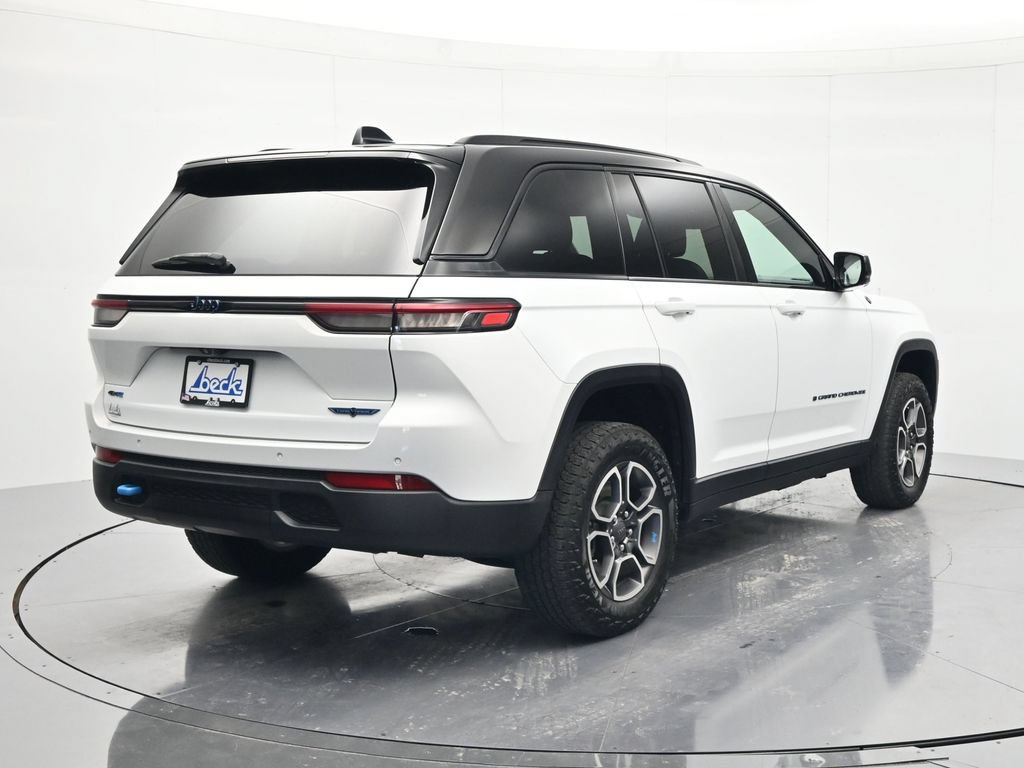 Used 2023 Jeep Grand Cherokee Trailhawk w/ Advanced Protech Group II AWD/4WD image 5