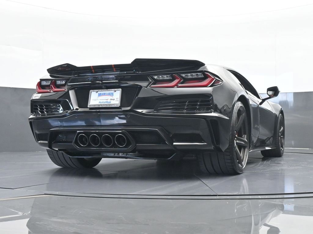 Used 2025 Chevrolet Corvette Z06 image 60