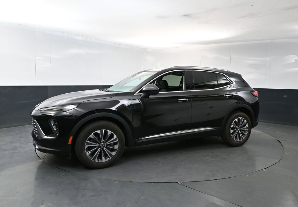 Used 2024 Buick Envision Preferred AWD/4WD image 2