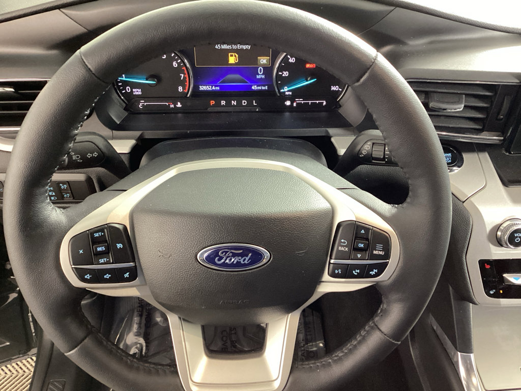 Used 2023 Ford Explorer XLT w/ Equipment Group 202A AWD/4WD image 26