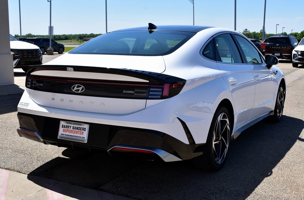 New 2025 Hyundai Sonata SEL image 3