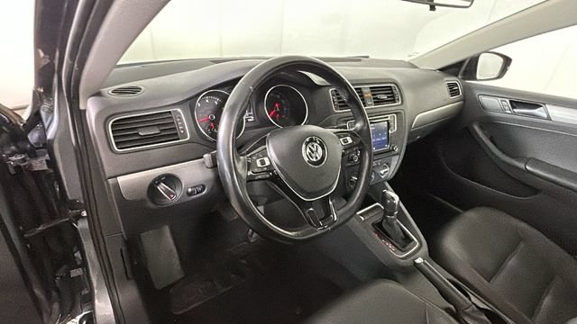 Used 2017 Volkswagen Jetta SE FWD image 13