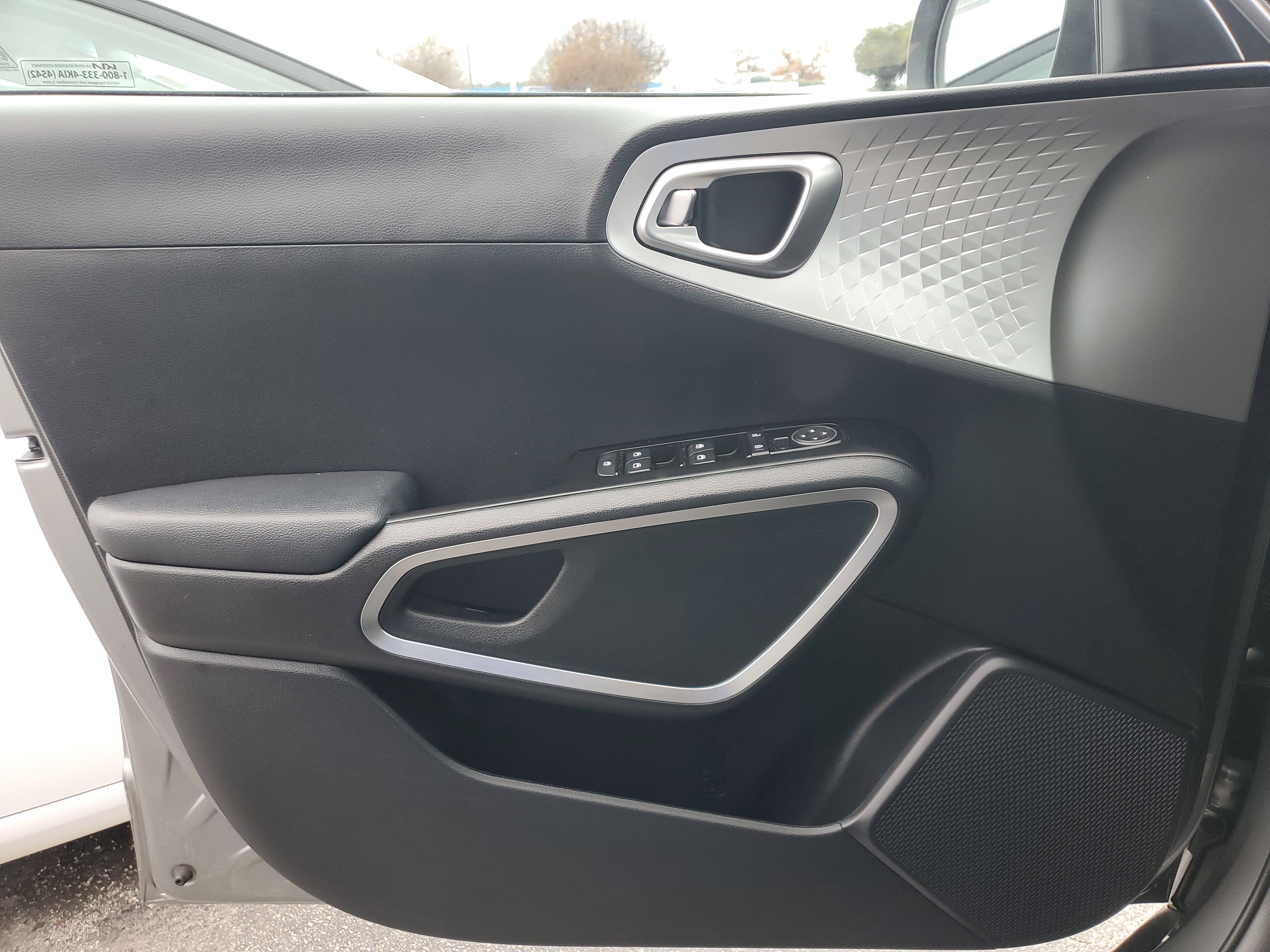 Used 2023 Kia Soul LX image 29