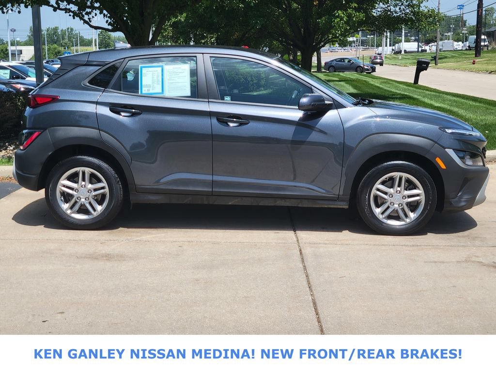 Used 2022 Hyundai Kona SE AWD/4WD image 2