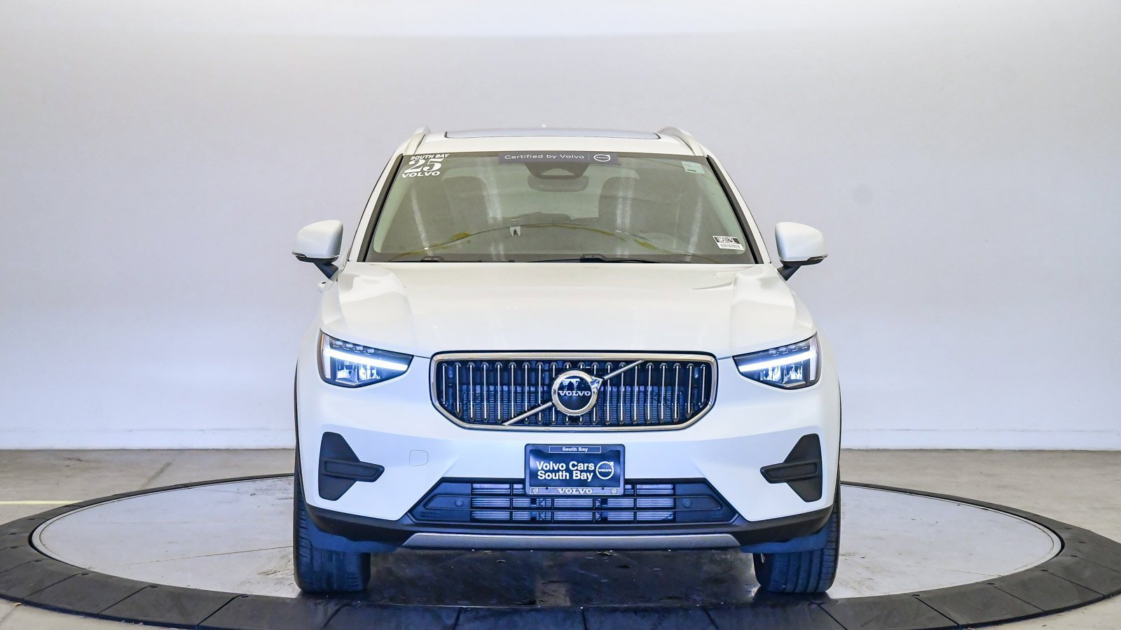 Certified 2025 Volvo XC40 B5 Core w/ Protection Package Premier image 7
