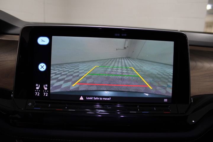 Used 2024 Volkswagen Atlas SE image 3