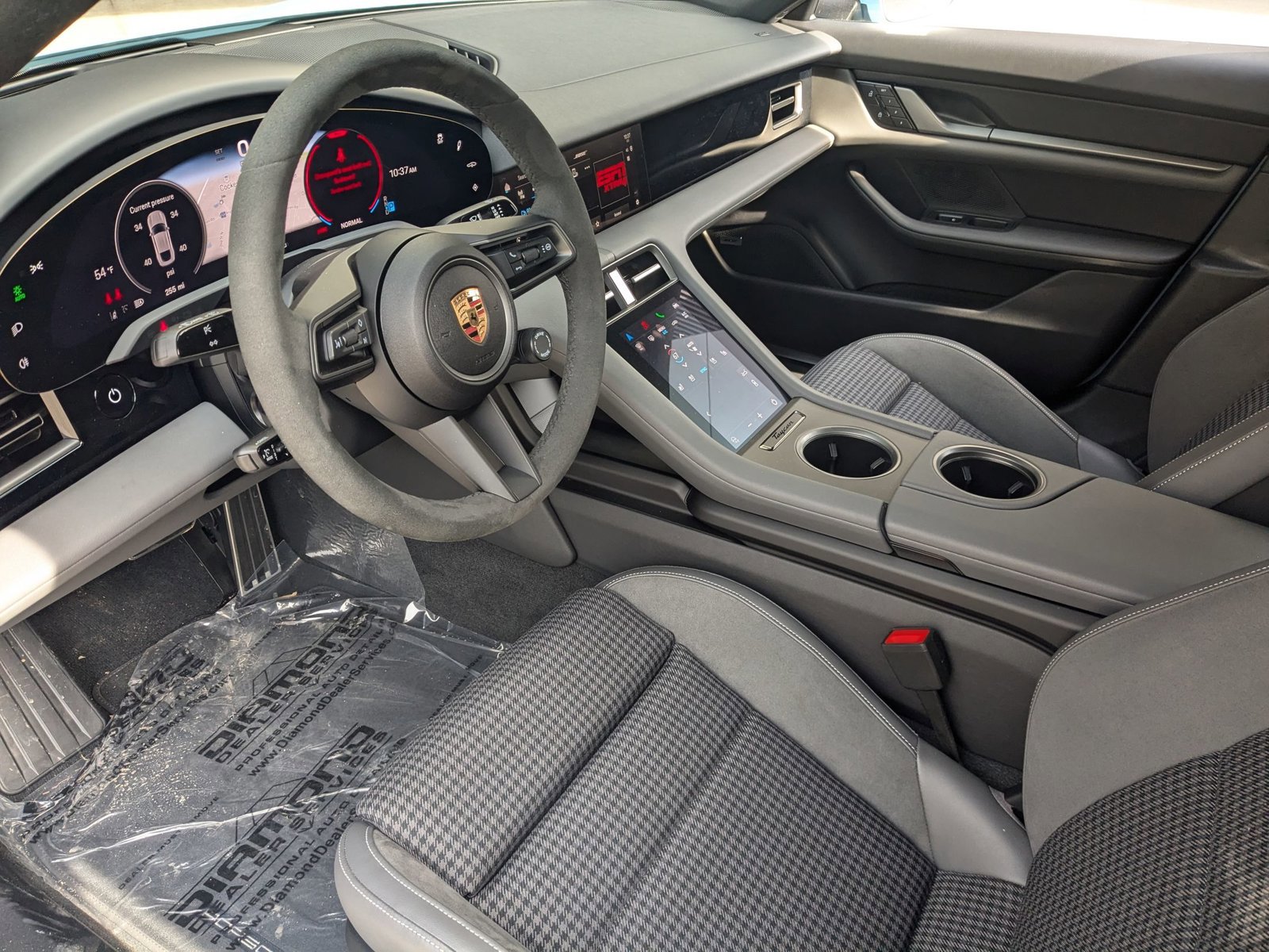 New 2025 Porsche Taycan image 4