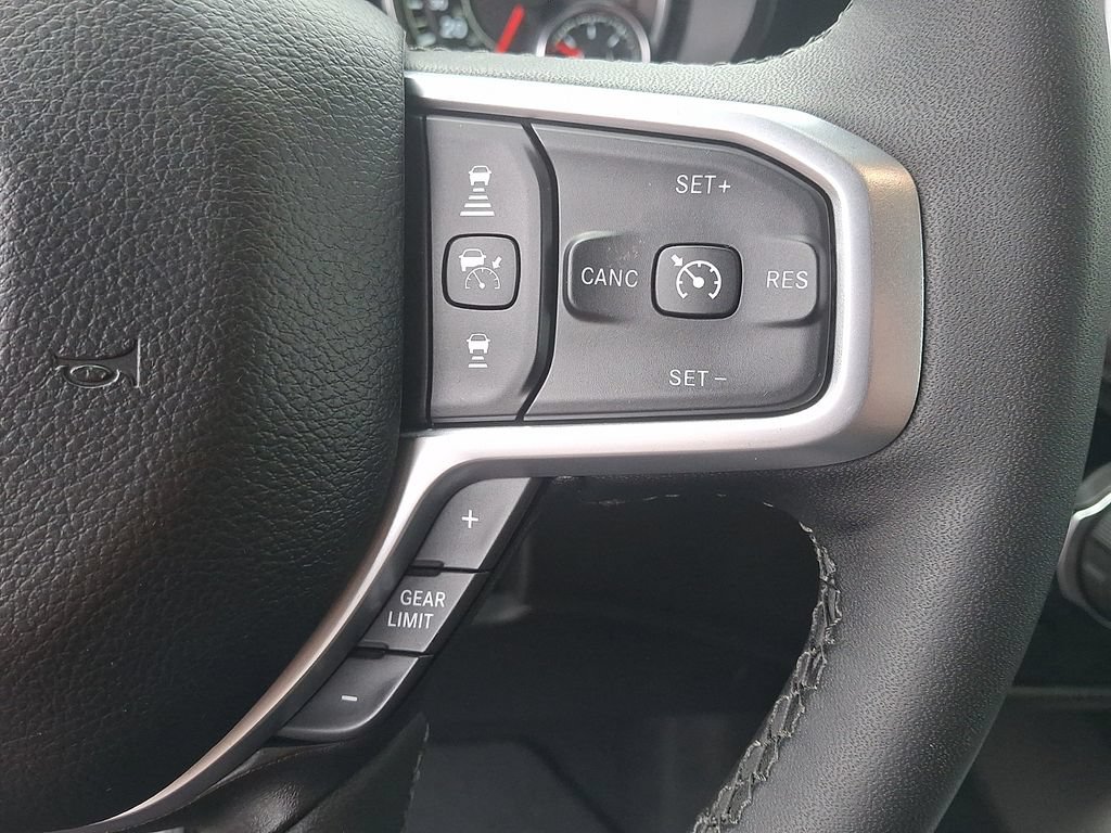 Used 2025 RAM 1500 Big Horn AWD/4WD image 23