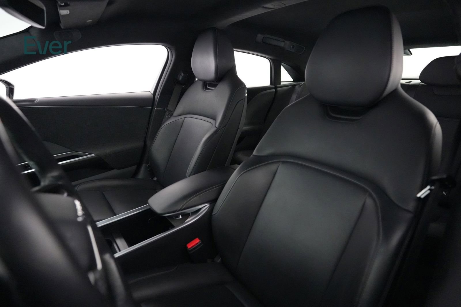 Used 2023 Lucid Air Pure AWD/4WD image 4