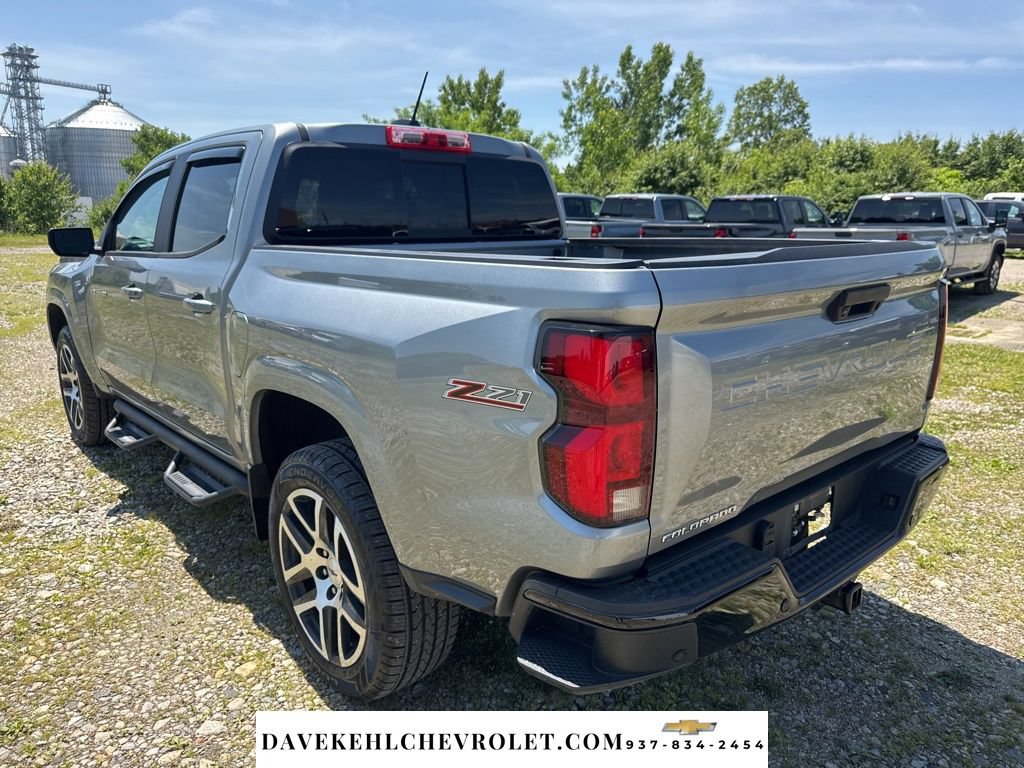 Used 2023 Chevrolet Colorado Z71 w/ Z71 Convenience Package 2 AWD/4WD image 3