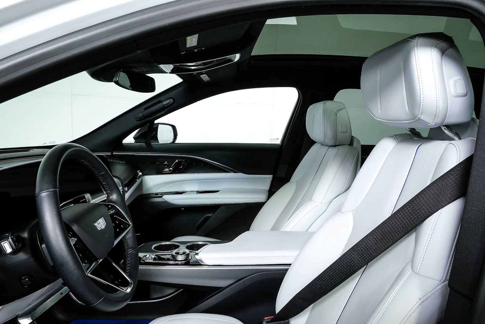 Certified 2024 Cadillac Lyriq Sport RWD image 7