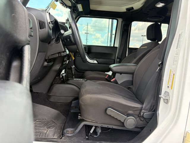 Used 2014 Jeep Wrangler Unlimited Sahara w/ Dual Top Group AWD/4WD image 20