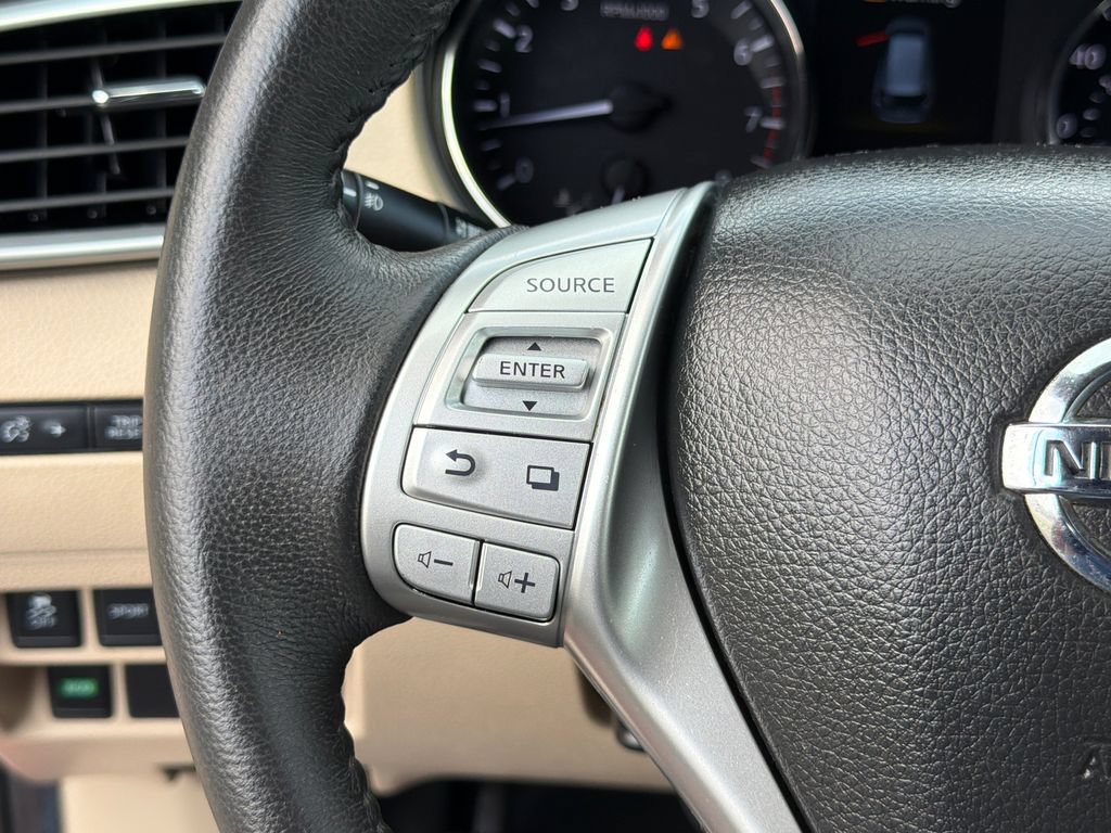 Used 2016 Nissan Rogue SL AWD/4WD image 26