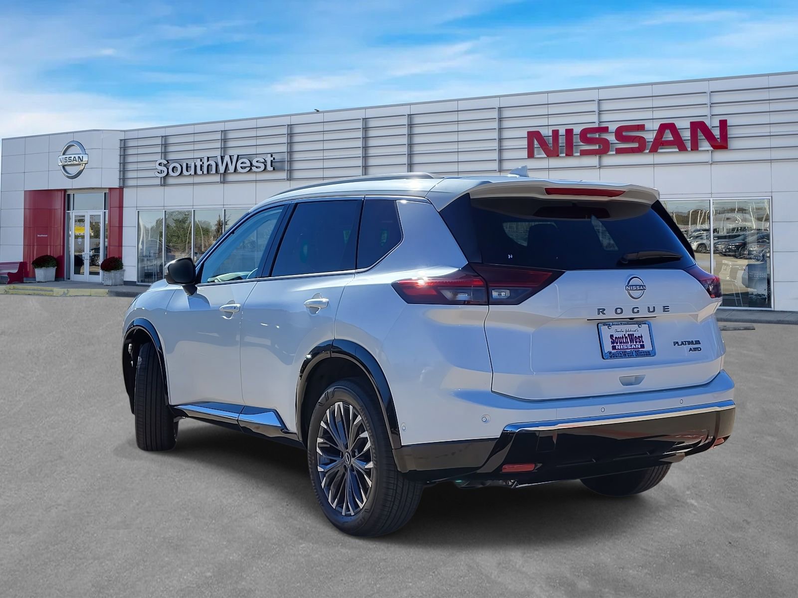 New 2026 Nissan Rogue Platinum image 8